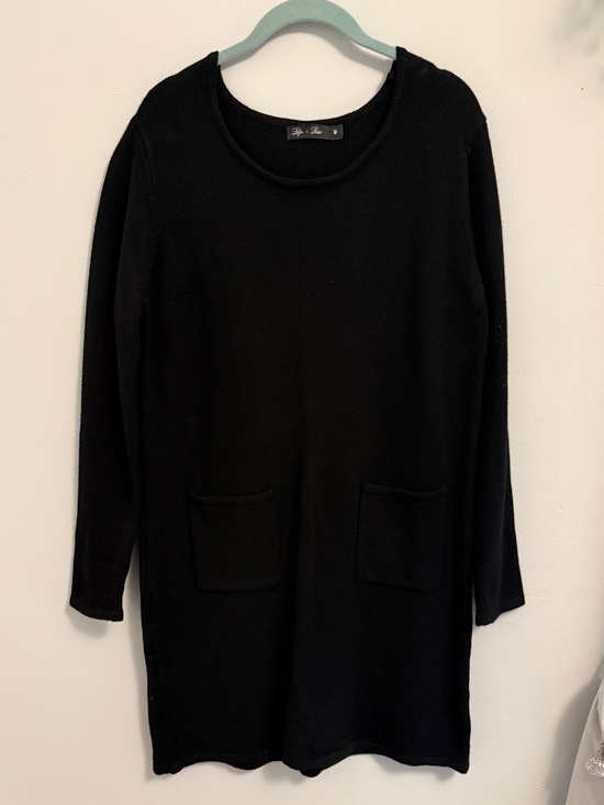 Lyla + Luxe Dresses & Skirts - Classic Black Long Sleeve Pocket Dress